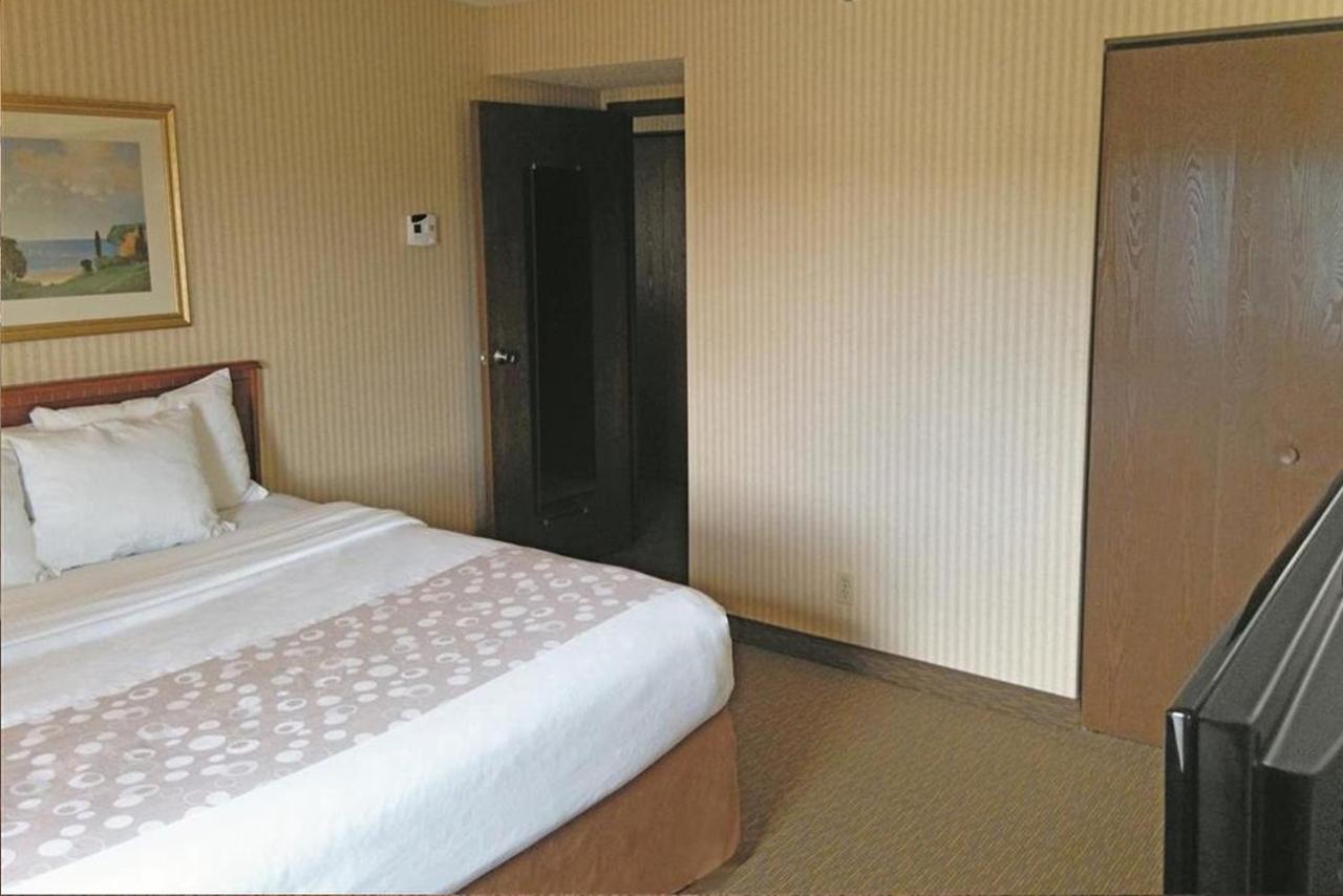 Hotel La Quinta By Wyndham Detroit 3*