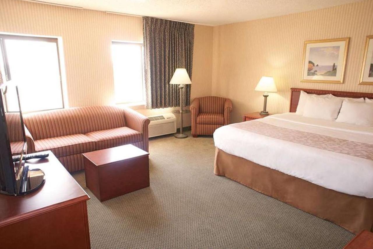 La Quinta By Wyndham Detroit Southgate