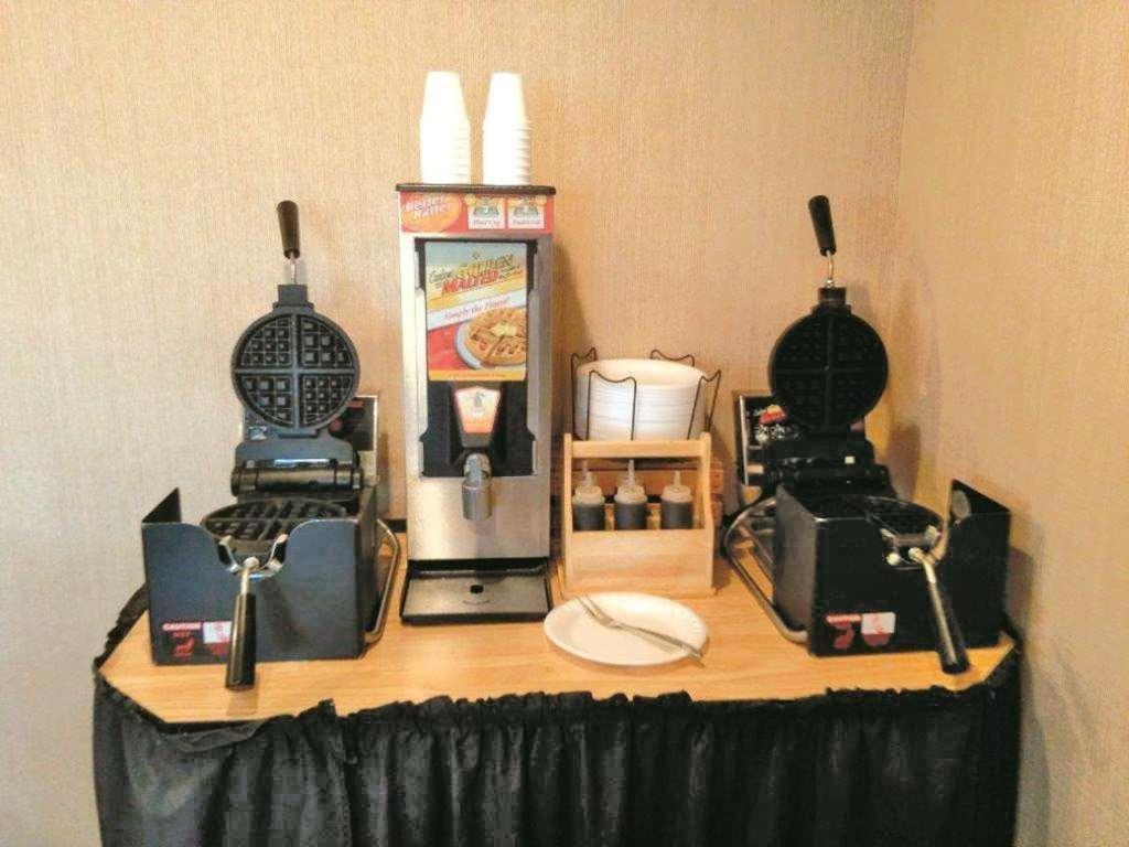 La Quinta By Wyndham Detroit Hotel 3*