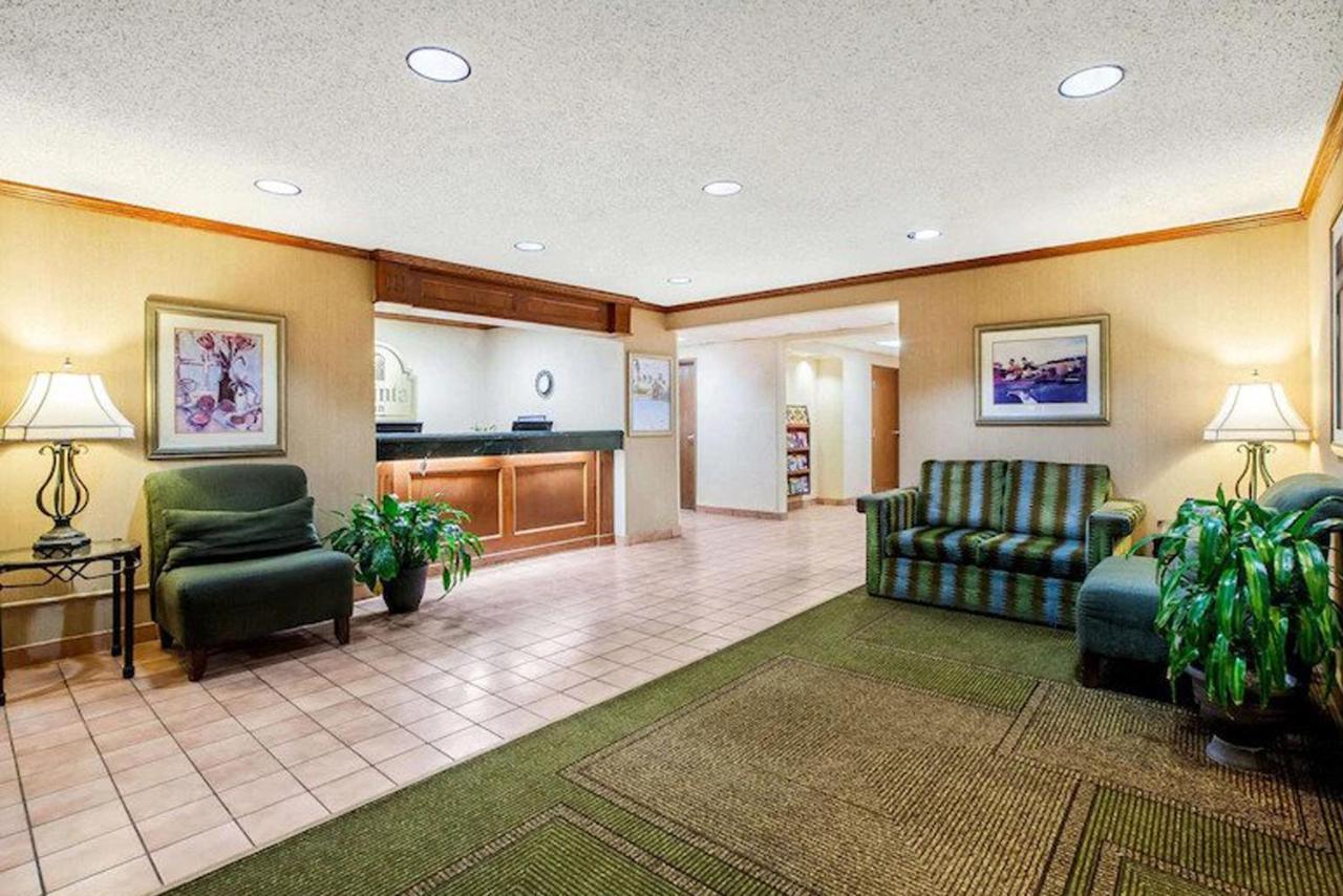 La Quinta By Wyndham Detroit Southgate